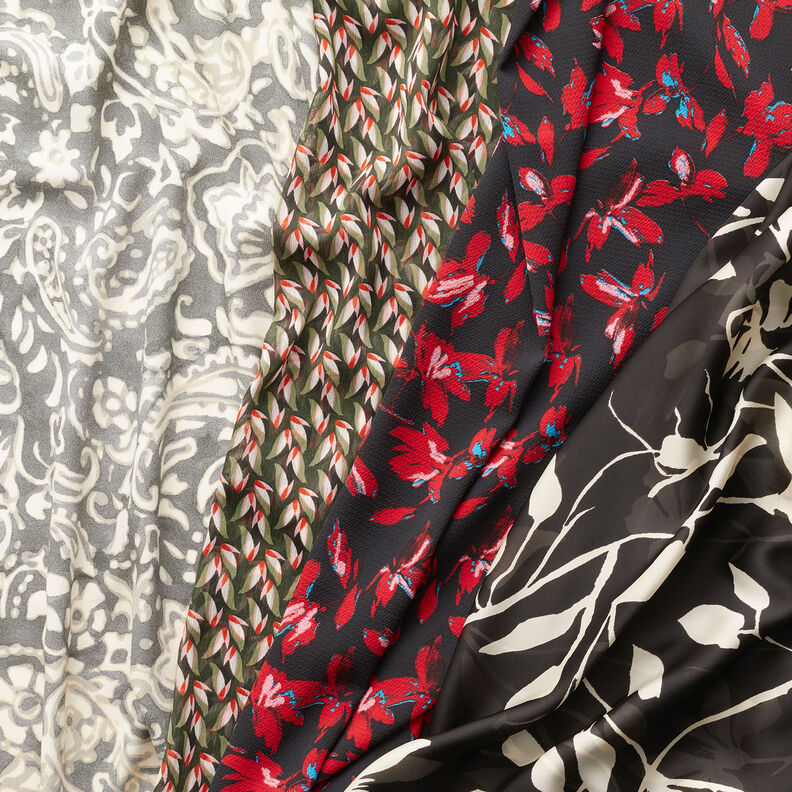 Gasa crepé con patrón de hojas – negro/caña,  image number 5