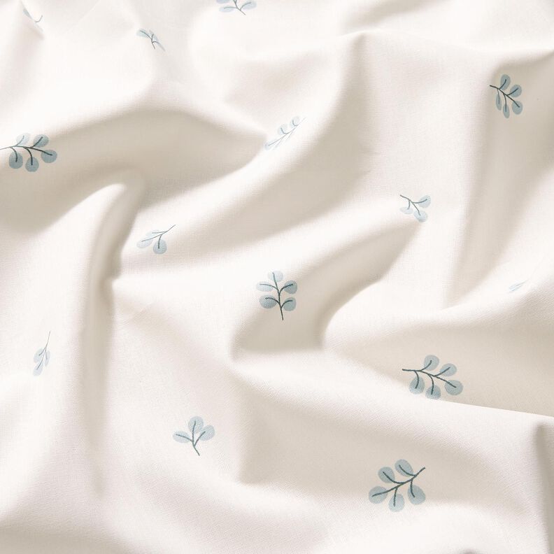 Popelina de algod&oacute;n Ramas y hojas de tilo &ndash; blanco/Eucalipto,  image number 2